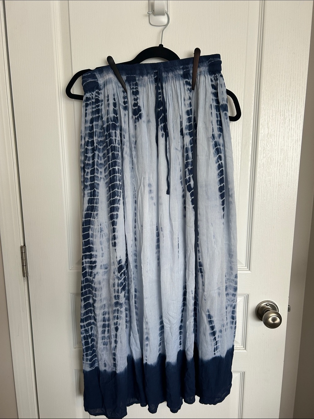 Suzy Shier Navy and White Tie-Dye Maxi Skirt
